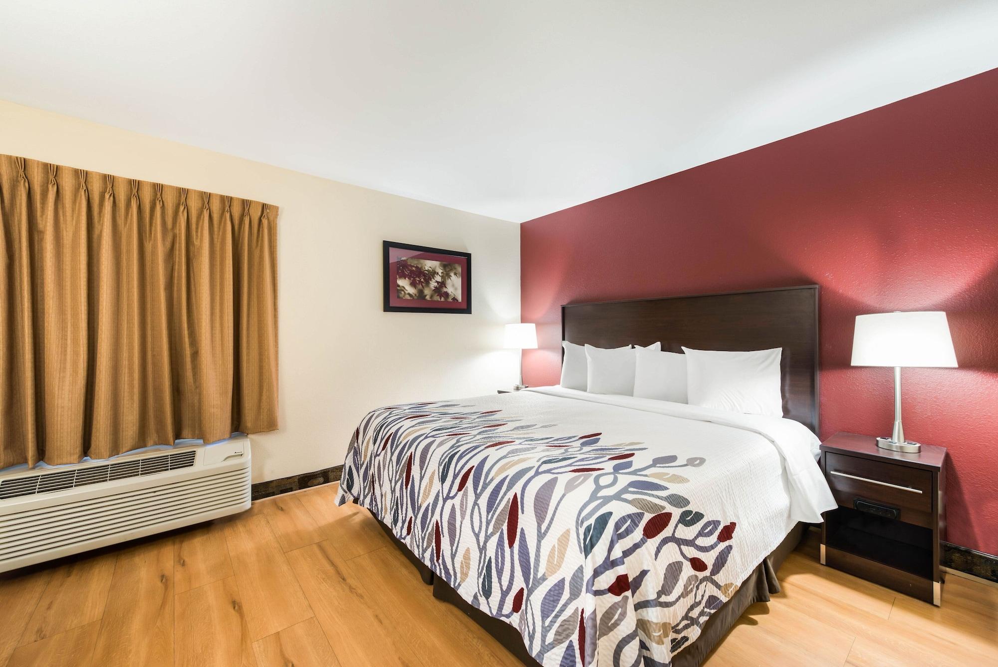 Red Roof Inn & Suites Monee Exterior photo