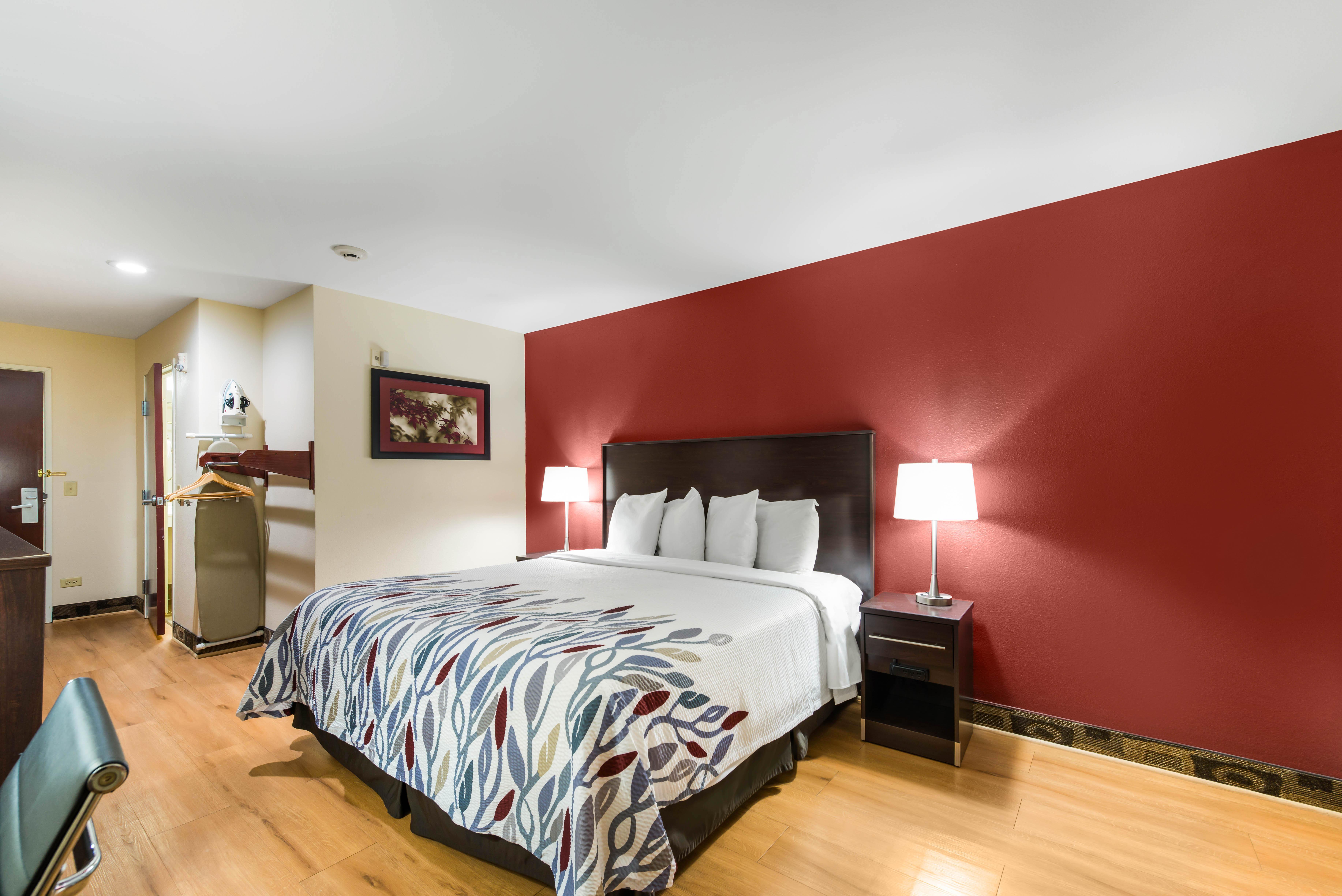 Red Roof Inn & Suites Monee Exterior photo